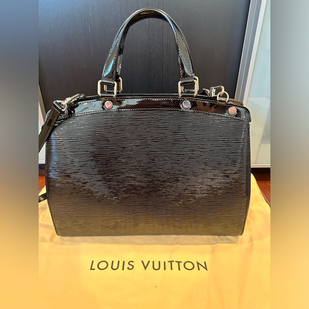 LOUIS VUITTON Black Epi Leather Brea GM Top Handle Bag with strap